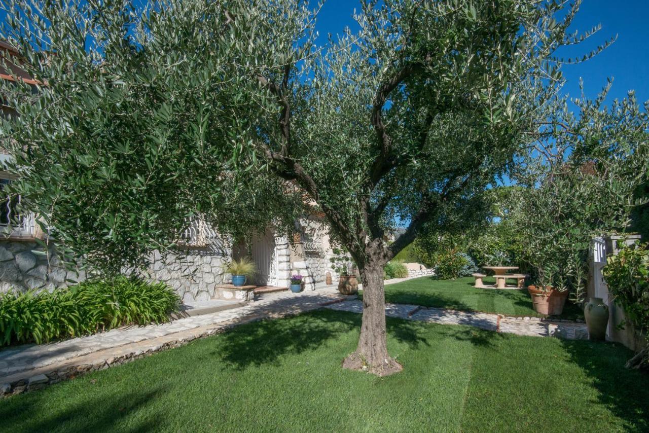 Bastide Les 3 Portes Saint-Paul-de-Vence Exterior photo